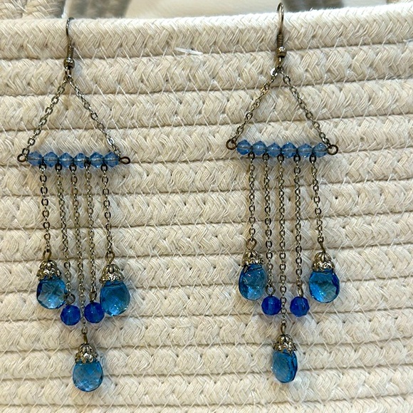Jewelry - NWOT Blue Crystal Hook Earrings
